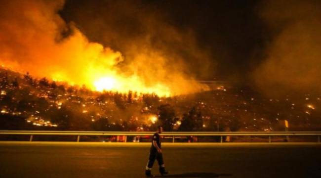 Bakan Koca: Mersin'deki yangından 25 kişi etkilendi, birinin durumu ağır
