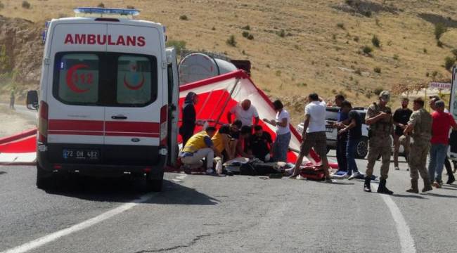 Batman'da yere çakılan iki paraşütçü yaşamını yitirdi