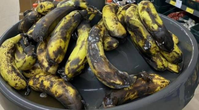 BİM&#039;de 17 lira 90 kuruştan çürümüş muz satışı