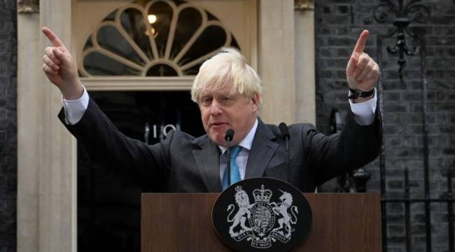 Boris Johnson veda etti: 'İşlevini yerine getirmiş olan roketlerden biriydim'