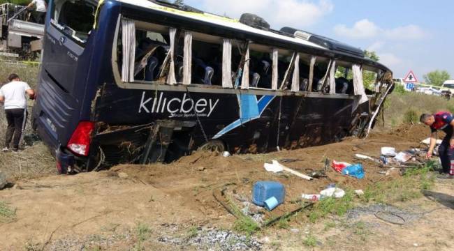 Çanakkale'de tur otobüsü devrildi: Ölü ve yaralılar var