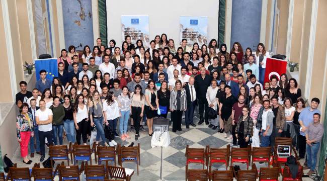 ESİAD bünyesindeki İzmir AB Bilgi Merkezi 26. Yaşını Kutluyor