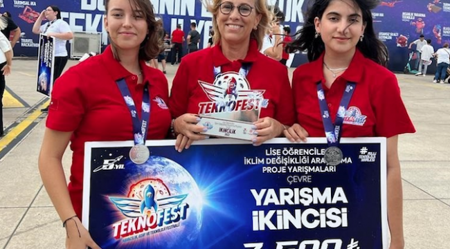 İzmir Atatürk Lisesi'nden Büyük Başarı