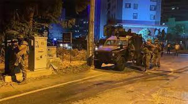 Mersin’de polisevine saldırı: 1 polis yaşamını yitirdi, 1'i polis 4 yaralı