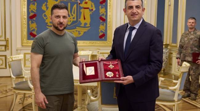 Zelenski'den Bayraktar'a madalya