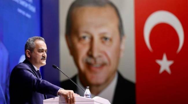 Bakan Özer'den eğitim sendikalarına: 'Kimse bizden daha fazla öğretmenleri sevemez'