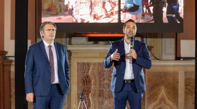 Dünyanın en büyük seramik fuarı Cersaie’de QUA Granite rüzgârı esti