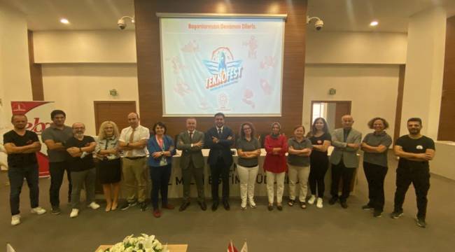 İzmir İl Milli Eğitim Müdürlüğünde TEKNOFEST ve TÜBİTAK Ödül Töreni Gerçekleştirildi