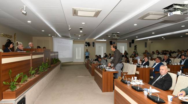 Karabağlar Belediyesi'nin 2023 bütçesi kabul edildiBaşkan Selvitopu, sosyal belediyecilik anlayışıyla, nitelikli hizmet üretmeye devam edeceklerini söyledi.