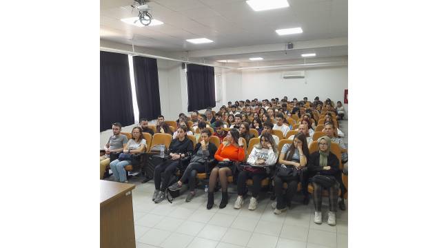 Ödemiş Kent Konseyi Gençlik Meclisi, yüksekokul öğrencileriyle buluştu: “AMACIMIZ GENÇLİĞİN SESİNİ DUYURMAK”