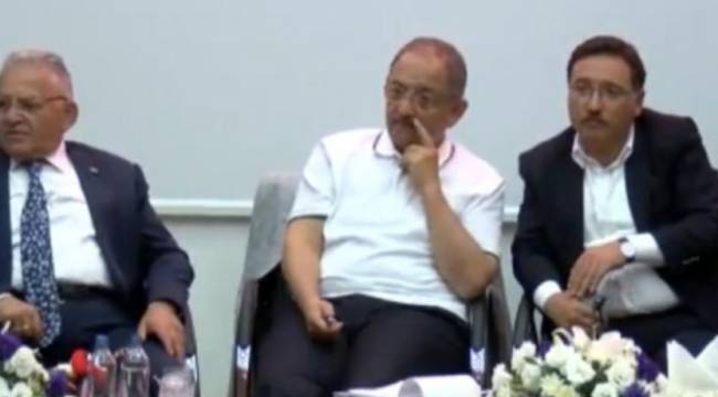 Vatandaş AKP'li başkana sıkıntısını anlatırken, mikrofon açık kalınca: 'Bir şey deme, he de geç'