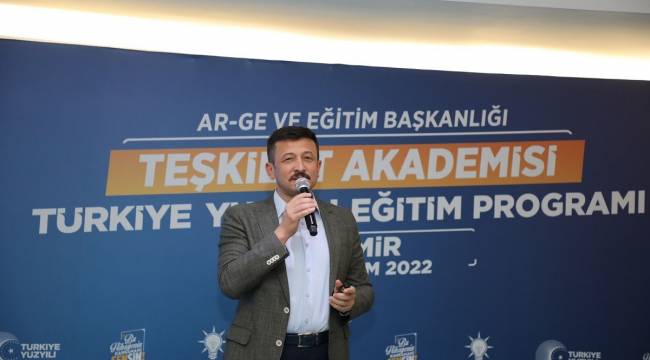 AK Parti İzmir’de, Teşkilat Akademisi ‘Türkiye Yüzyılı’ eğitim programı