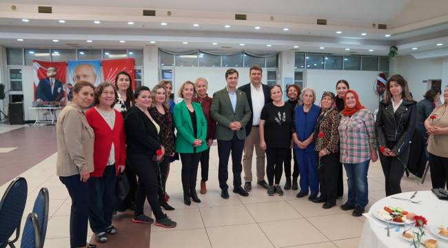 CHP İzmir İl Başkanı Deniz Yücel Seferihisar'da Kadınlarla Buluştu
