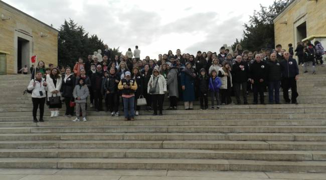 Öğrenciler 21. kez ATA’sının huzurunda…