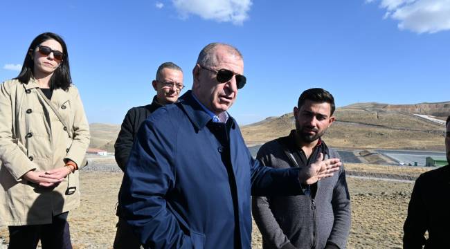 Özdağ, "Türk Halkı'nın kaynaklarını çalmanıza izin vermeyeceğiz"