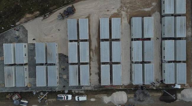 Düzce Valisi&#039;nden deprem açıklaması: Tespit edilen 727 binadan 82&#039;si yıkılmıştır