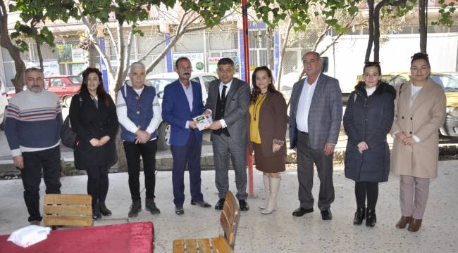 Kent Ve Demokrasi Derneği Eğitim Işığını Menderes Çileme&#039;ye Çevirdi