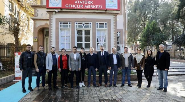 AK Parti İzmir İl Başkanı Kerem Ali Sürekli;  “Milli ekonomi zirvesinin 100. yılında aynı yerde…”