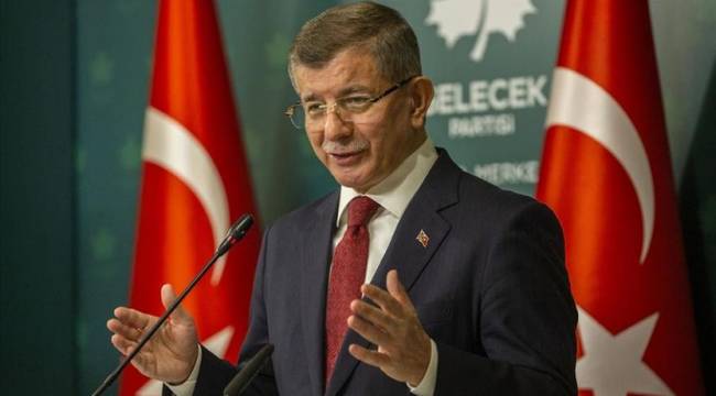 Davutoğlu tepki çeken &#039;imza yetkisi&#039; açıklaması hakkında konuştu: &#039;Tek adam durumuna düşürmeyeceğiz&#039;