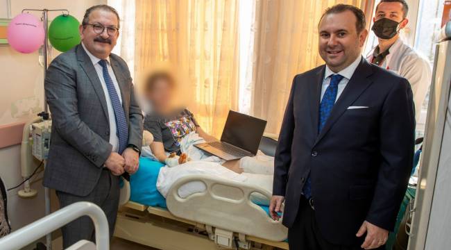 Başkan Sarıgedik, depremzede çocukları sevindirdi