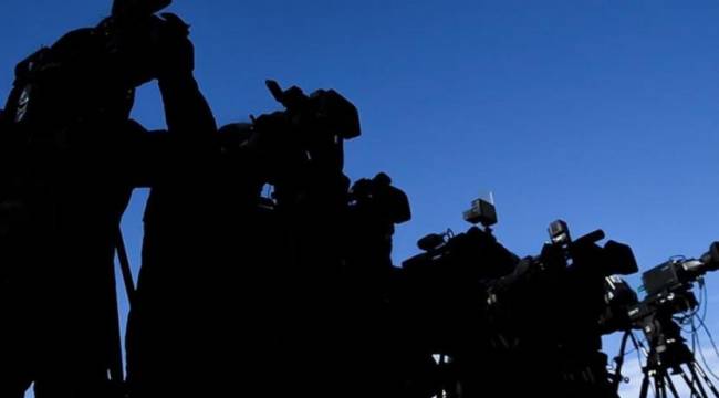 Depremde kuzenini kaybeden muhabir &#039;uyum sağlayamadığı&#039; gerekçesiyle işten çıkarıldığını duyurdu