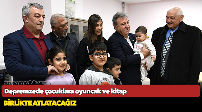 Depremzede çocuklara oyuncak ve kitap