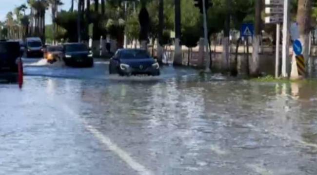 İskenderun'daki suların nedenini açıkladı: Hiç deniz suyu gelmemiş bu inanılmaz bir şey