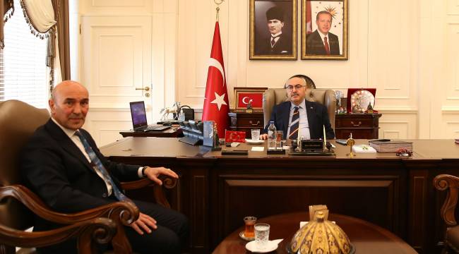 İzmir'de Valilik ve Belediyeden karşılıklı 'yardım kampanyası' açıklaması