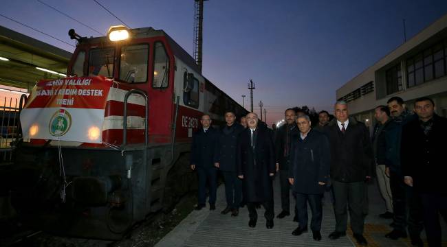 İzmirliler vagonları yardımlarla doldurmaya devam ediyor