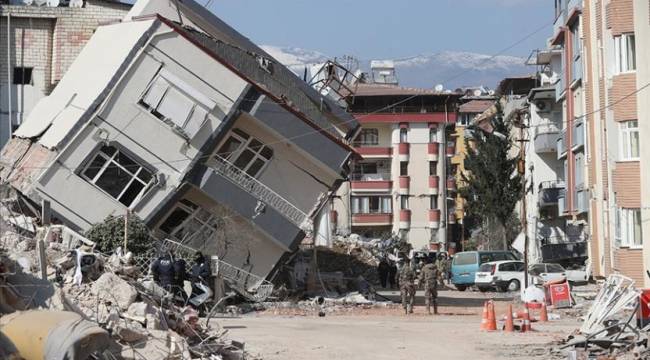 Deprem bölgesinde 301 bin bina kullanılamaz hale geldi