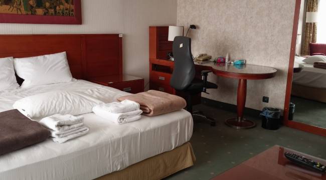 İzmir Büyükşehir Belediyesi eski Hilton Oteli’nin binasını depremzedelere açtı