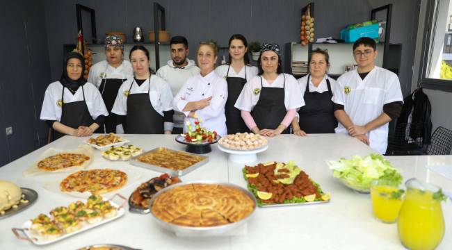 Türkan Saylan Çağdaş Yaşam Merkezi bir yılda 2 bin 500 Bucalıya ulaştı