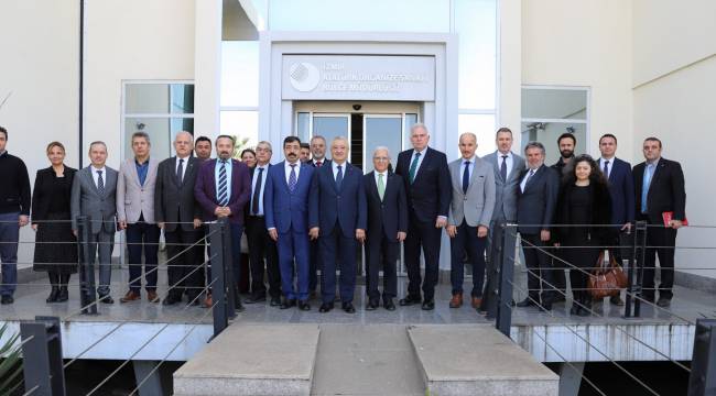 Yeni Dönemde Hedef Kuzey TEKNOPARK’Iİzmir’in kuzey aksında kurulması için çalışmaların hızlandığı TEKNOPARK için taraflar İzmir Atatürk Organize Sanayi Bölgesi (İAOSB) Başkanı Cenk Karace’nin ev sahipliği yaptığı toplantıda bir araya geldi.