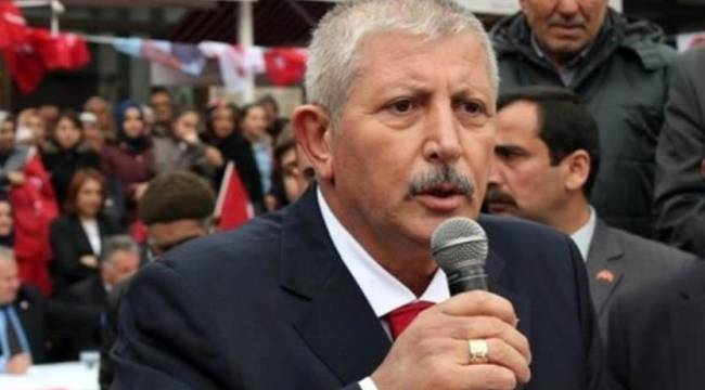 Valiye &#039;yavşak&#039; diyen belediye başkanı MHP&#039;den aday oldu