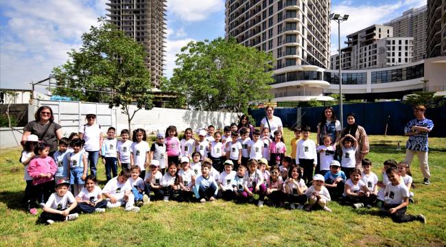 Bu fidanlar onlarla birlikte büyüyecek