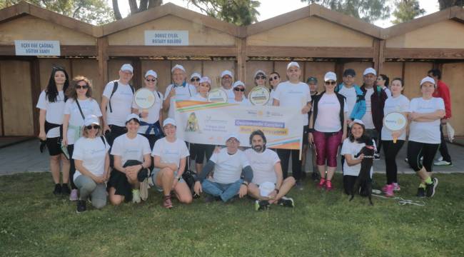 Dokuz Eylül Rotary Maraton İzmir’de depremzedeler için koştu