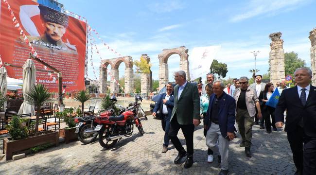 İYİ Partili Dervişoğlu Selçuk ve Seferihisar’da sahaya indi