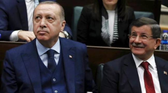 Davutoğlu'ndan AKP'ye: 'Bizi camilerde hesaba çekmeye çalışanlara biz hesap soracağız'