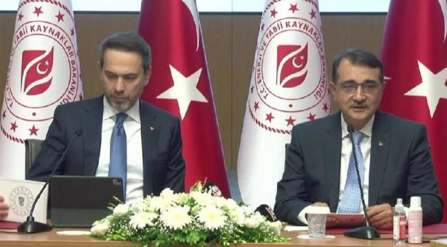 Enerji Bakanlığı'nda devir teslim: Berat Albayrak ve Fatih Dönmez'e teşekkür etti