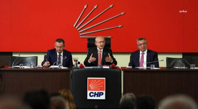 Kılıçdaroğlu yemin töreni öncesi CHP'li milletvekilleriyle bir araya geldi