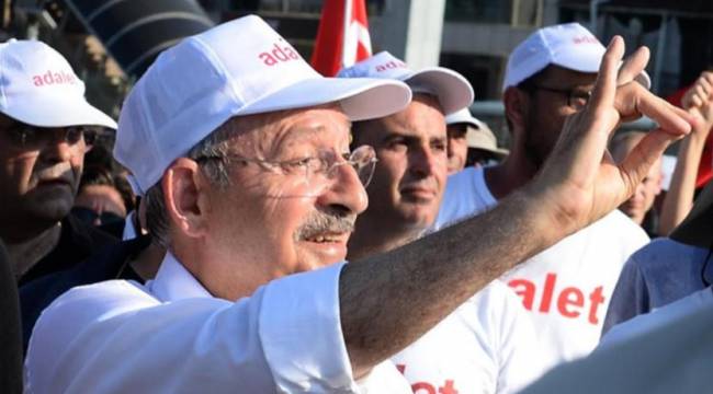 Eski CHP Genel Başkanı Çetin'den Kılıçdaroğlu'na: 'CHP'yi çok fazla sağa çekiyor'