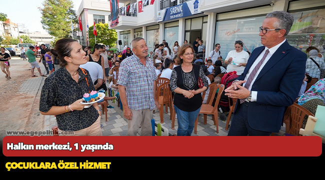 Halkın merkezi, 1 yaşında