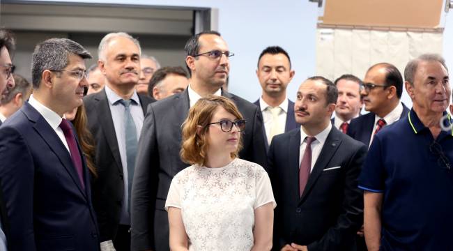 Sağlık Bakan Yardımcısı Hüseyin Kürşat Kırbıyık İzmir’de Sağlık Tesislerini Değerlendirdi