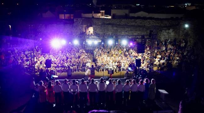 Seferihisar’da türkü dolu gece