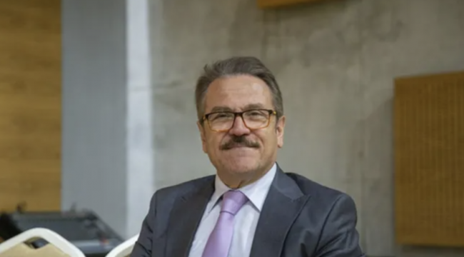 ‘Çok Yaşa Tayyip Dede’ şarkısı yaptı, Güzel Sanatlar’da Genel Müdürlüğü kaptı