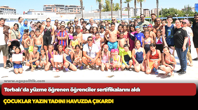 Torbalı’da yüzme öğrenen öğrenciler sertifikalarını aldı