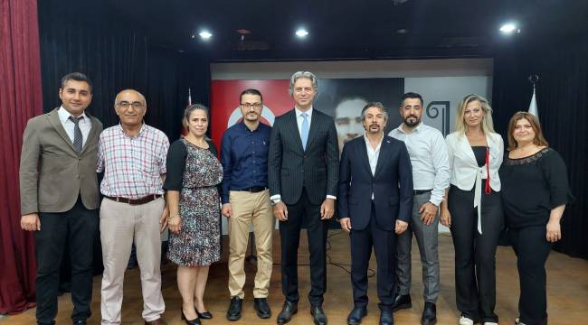 Türk Kızılay Bayraklı'da Metin Köroğlu güven tazeledi