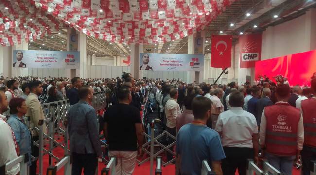 CHP İzmir İl Kongresi&#039;nde kavga çıktı
