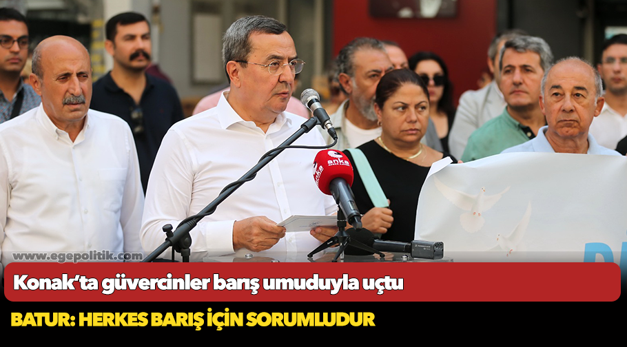 Konak’ta güvercinler barış umuduyla uçtu