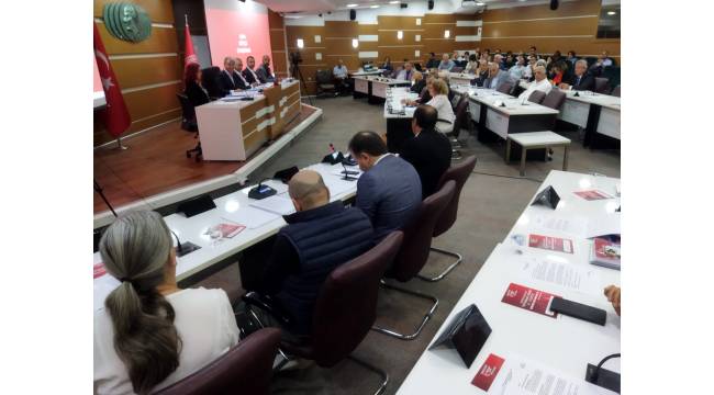 AK Parti'den Bornova Belediye bütçesine tepki: Enflasyon sadece gelire mi engel!